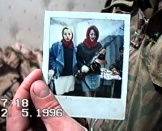 bolshaja zachistka v groznom 2 maja 1996 omonovcy nahodjat koe chto interesnoe v fotografijah chechenki chastnaja hronika 1996 952ec60