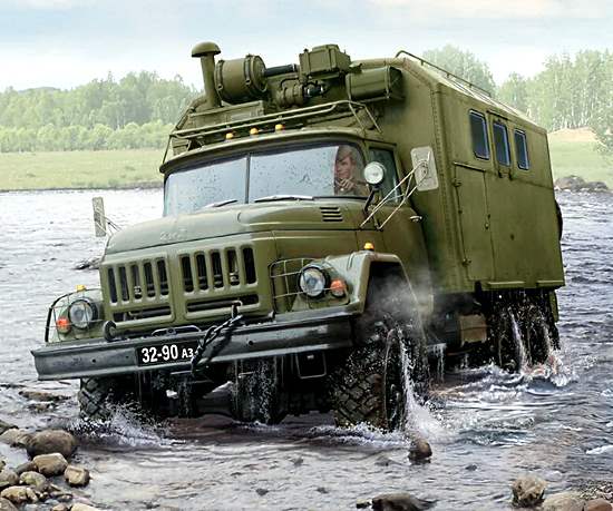 Почему ЗиЛ-131 стал единственной военной машиной СССР с гнутым лобовым стеклом? (2021)