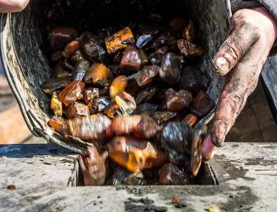 Таинственно пропавшая "Янтарная комната" закопана в самом центре Калининграда у всех на виду. Почему уже нет смысла её выкапывать? (2020)