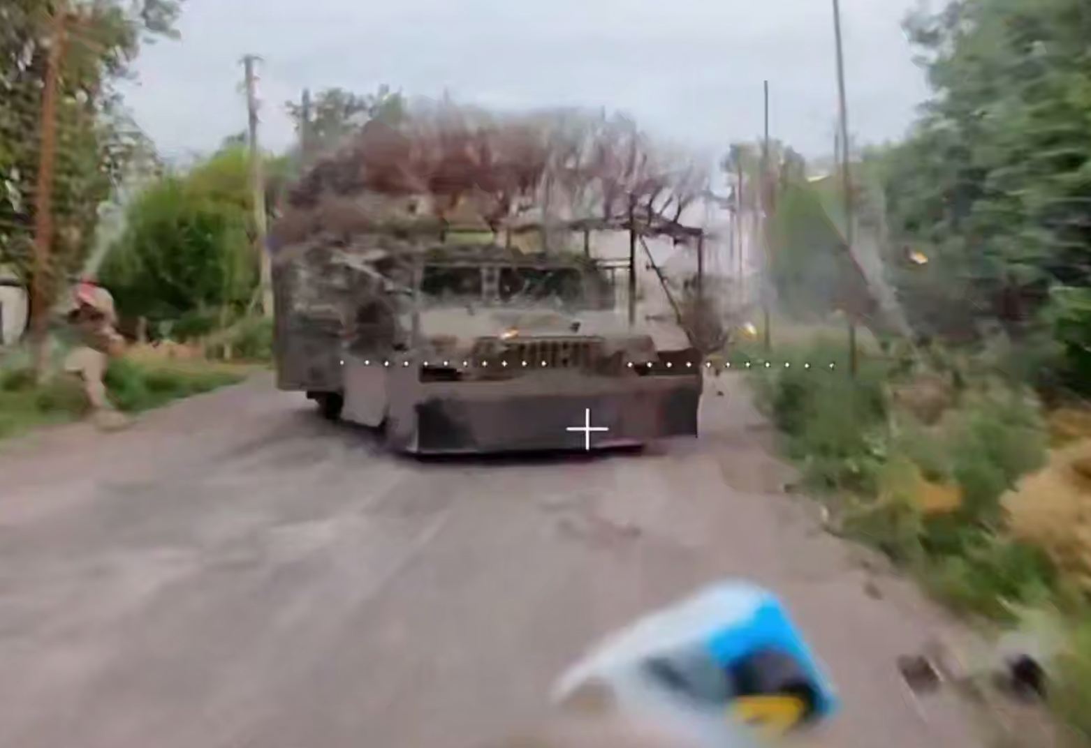 28.07.2026 Следующая цель Славянск!: Красный Кут и Торское пали, штабы ВСУ в панике ждут удара ракет. Элита врага горит в «Хамви». Последние сводки СВО: карта боев на сегодня. (17 видео) 1 Военные сводки с фронта