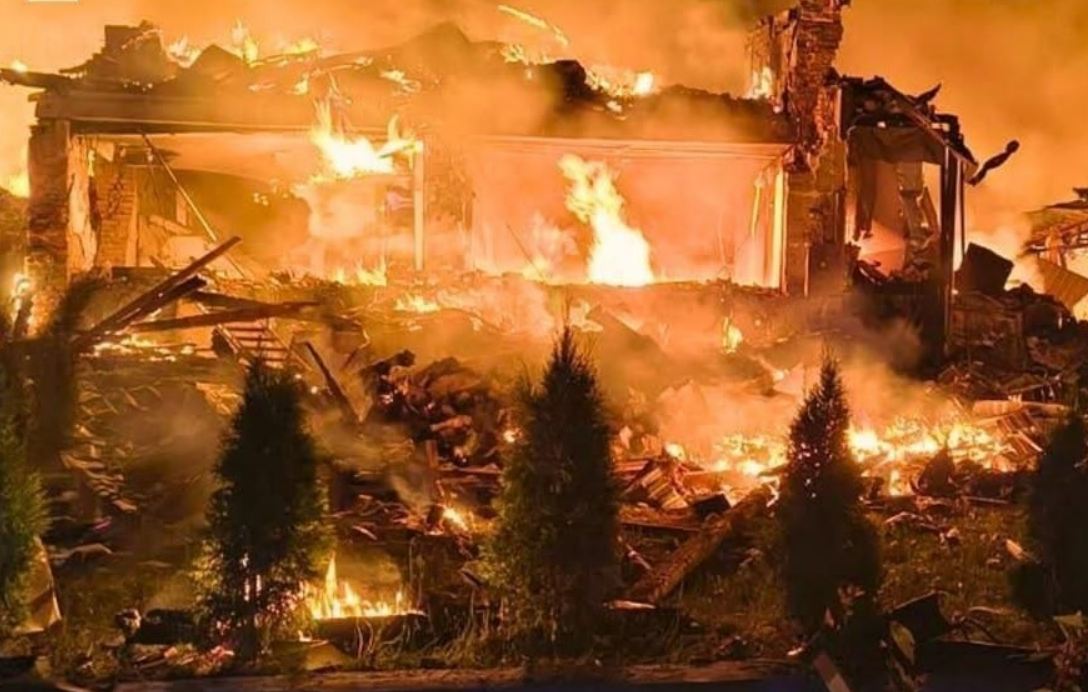 08.08.2026 Скулят от ужаса под бомбами!»: хохлы сняли на видео, как русские ФАБы ровняют их окопы с землей. Сводка боевых действий СВО. (12 видео) 1 skrinshot 20260808 105835